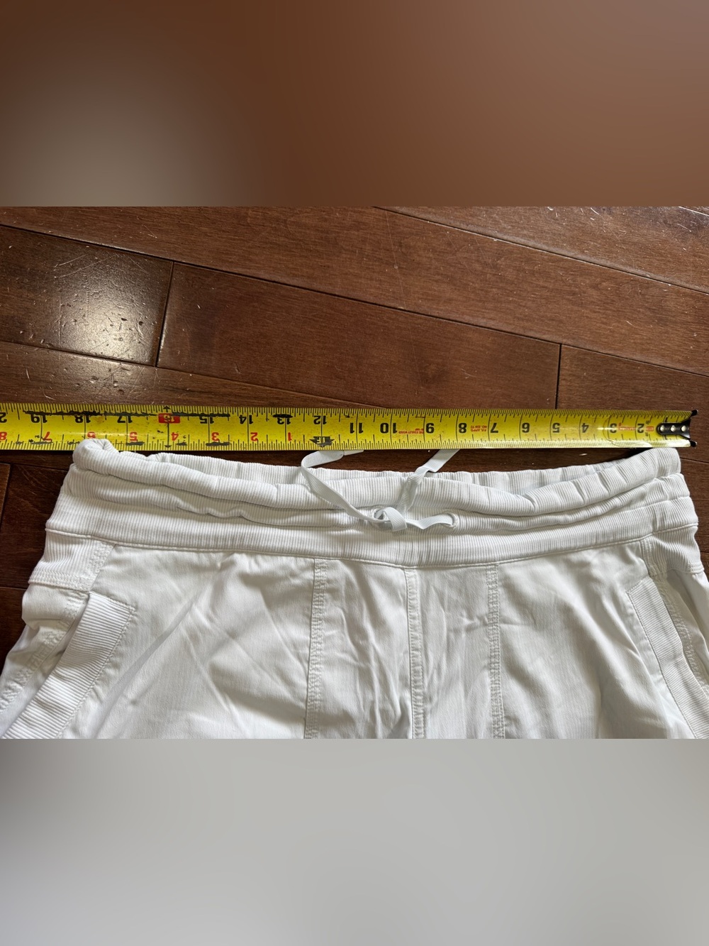 Lululemon Athletic Capri Pants white size 12